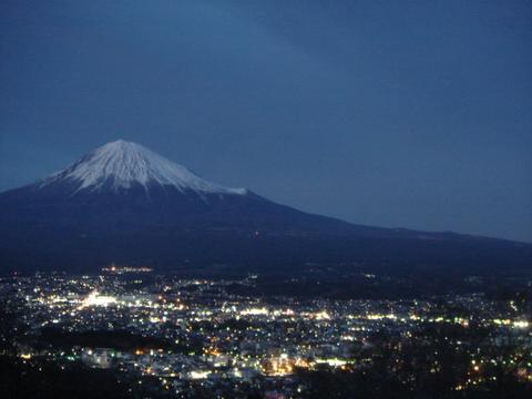白尾山公園からの夜景と富士山写真