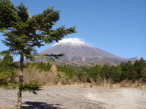 西臼塚駐車場からの富士山の写真